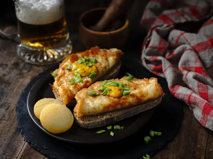 Retro smaženky s tvarůžky: Recept, který má grády díky syrečkům a pivu